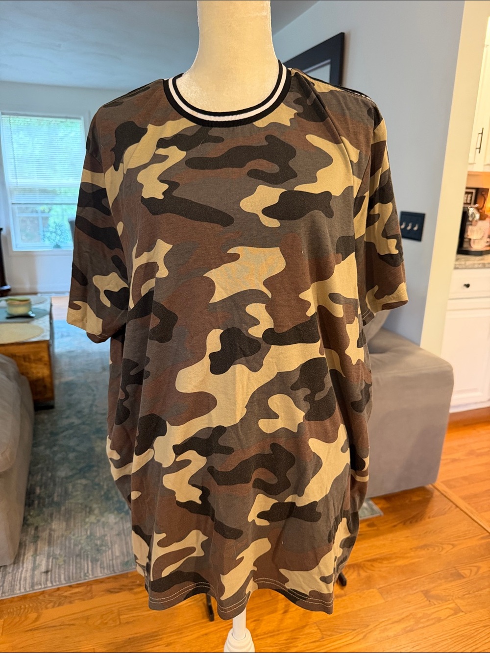 Guess Men's Camo Short-Sleeve Crewneck Shirt - Brown/Olive/Black
